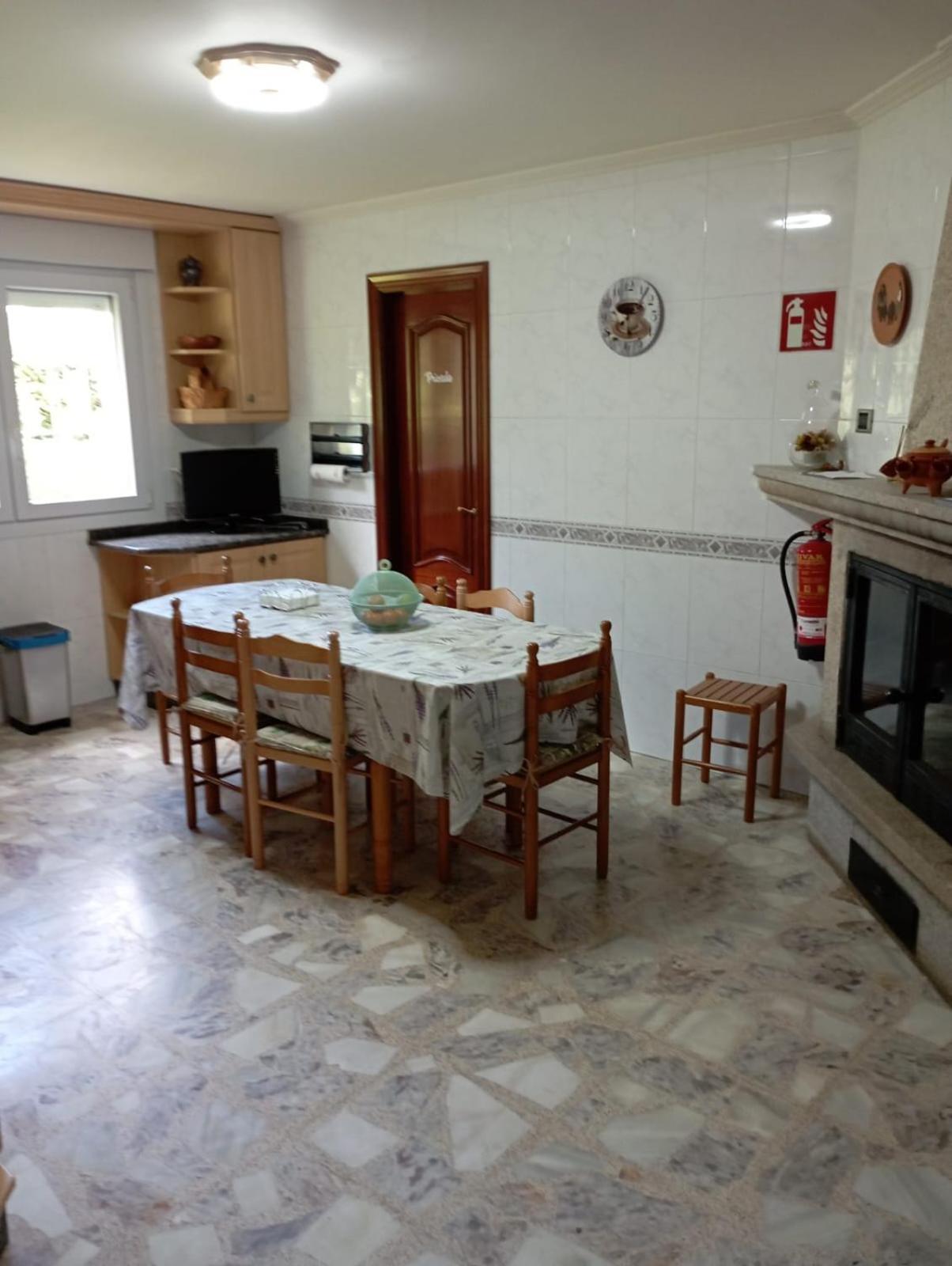 A Casa Do San Paio De Buscas Apartment Ordes Luaran gambar